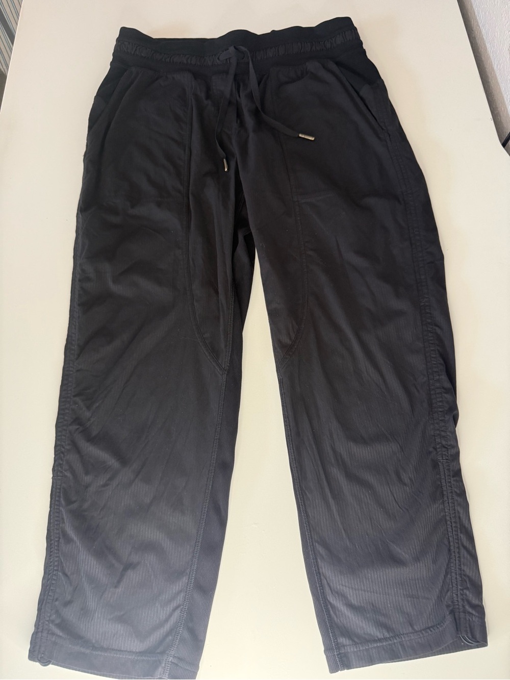 Lululemon Women's Black Jogger Pants Drawstring Activewear Size 8